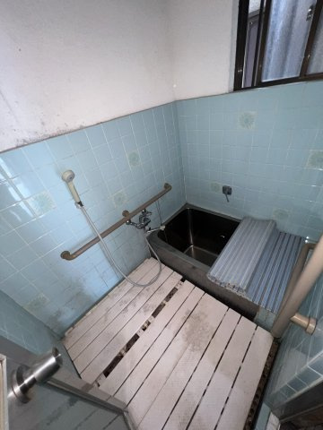 大峰南町貸家の浴室