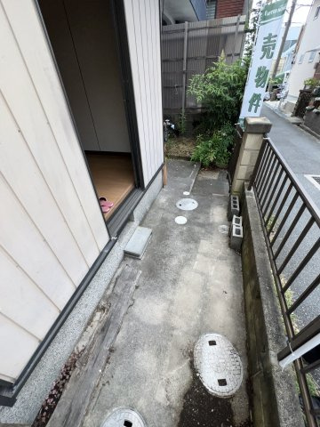 大峰南町貸家の庭