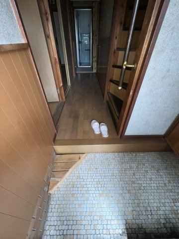 大峰南町貸家の玄関