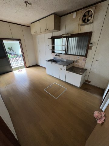 大峰南町貸家の居間・リビング