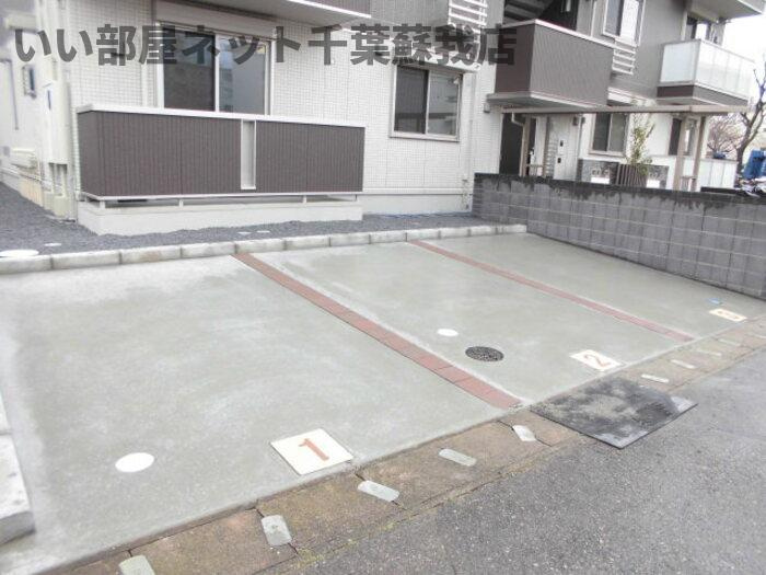 ルシェリア一番館・二番館の駐車場|駐車スペースもあります