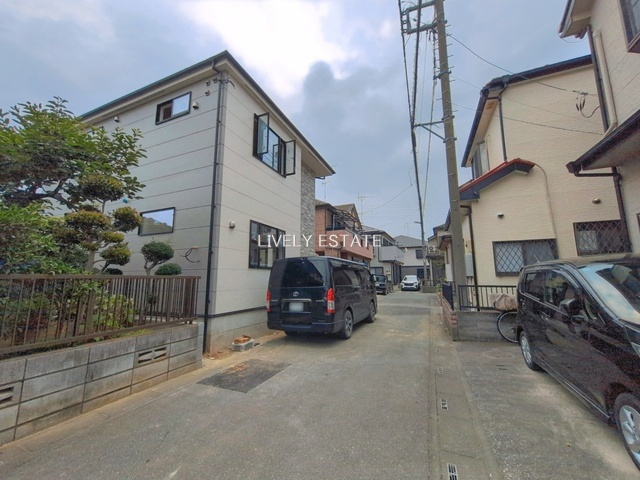 越谷市大字大泊 新築分譲住宅 の前面道路含む現地写真