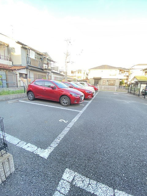 ラ・オルテンシアの駐車場
