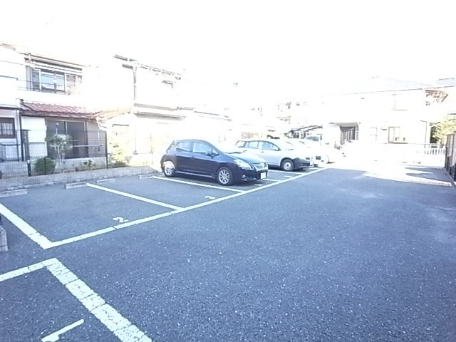 ラ・オルテンシアの駐車場