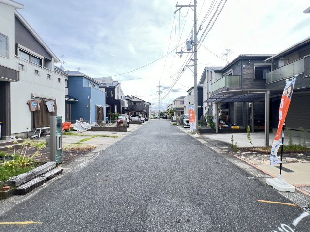 大和高田市曽大根１丁目の前面道路含む現地写真