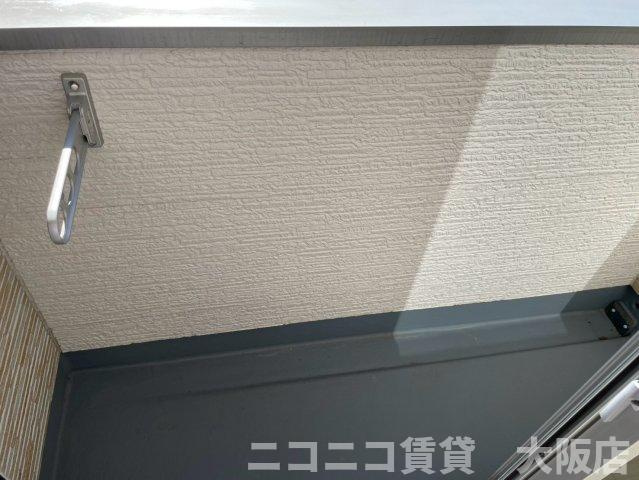 豊中市岡町北３丁目のアパートのバルコニー