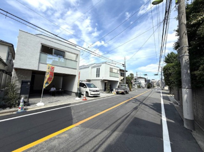 【外観】 | 【仲介手数料３９０万円が無料！】■プレミアムデザイナーズハウス■豪徳寺駅１４分■上町駅５分■南道路 | 諸費用３９０万円ＯＦＦです！！
決算特別キャンペーン！
家計応援サービスの限界に挑戦中！
■豪徳寺１４分
■上町５分
■ホテルのようなプレミアム仕様
■リビング天井が吹抜け
■内覧可能