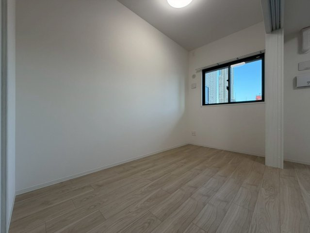 Louis Residence弁天町の洋室
