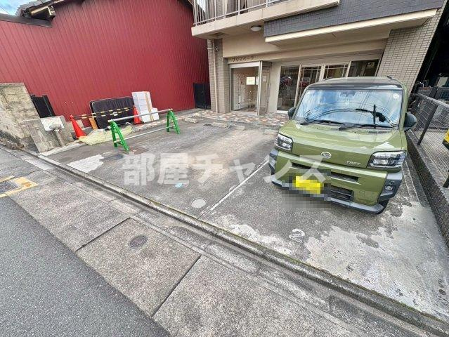 プリマベーラ名駅の駐車場