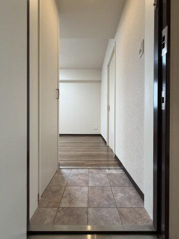 トモ南堀江の玄関