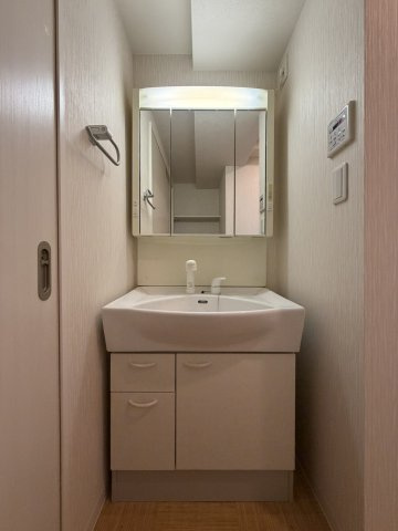 トモ南堀江の洗面所
