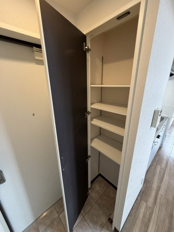 トモ南堀江の収納