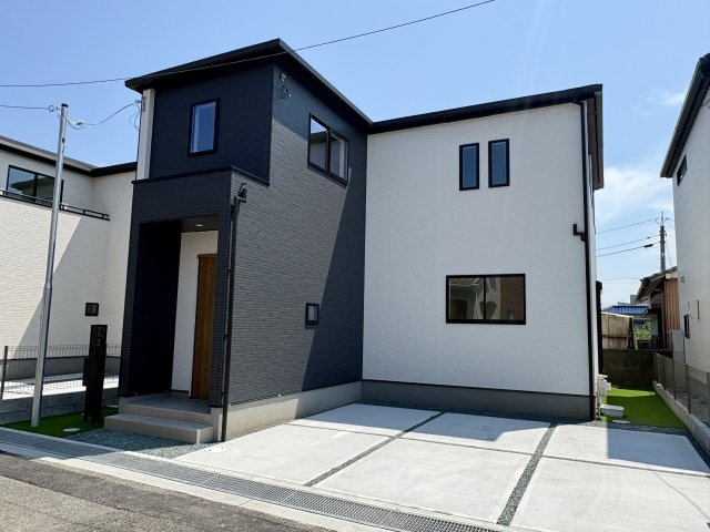 「広々インナーバルコニー」高知市東城山町2号棟　新築一戸建て
