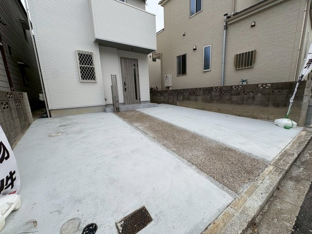 垂水区塩屋町５丁目　新築戸建ての駐車場|普通車2台駐車可能です！