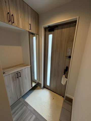 垂水区塩屋町５丁目　新築戸建ての玄関|コンパクトですが収納はしっかりあります！