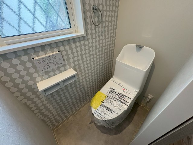 垂水区塩屋町５丁目　新築戸建てのトイレ|コンパクトで使いやすいトイレです