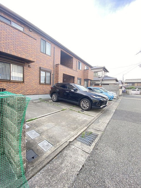 Sフラット　N棟の駐車場|※駐車場、1台無料