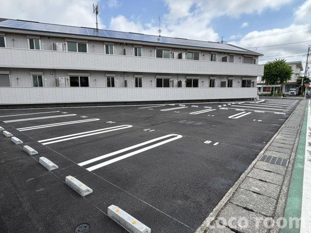 ウィット高岡の駐車場