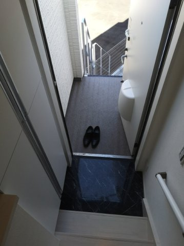 ガーデンテラス三軒茶屋の玄関