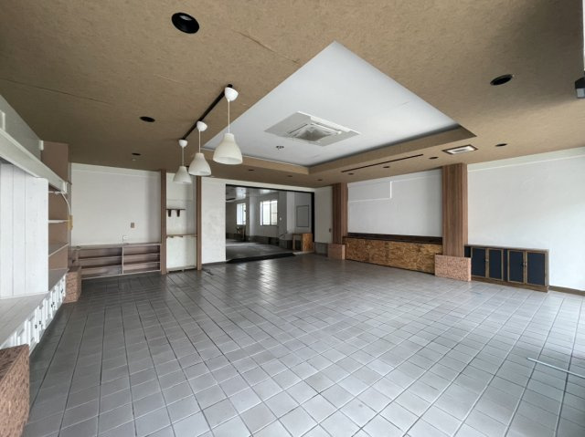 姶良市宮島町住宅付店舗のその他|1階店舗部分の様子です。