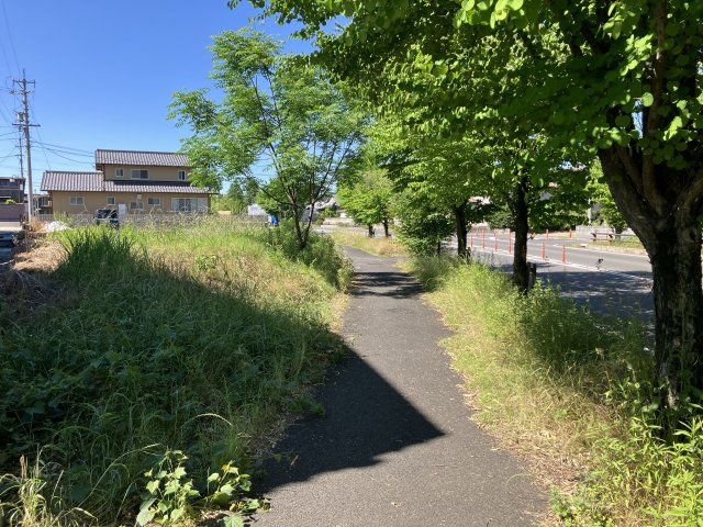 売土地　各務原市川島小網町　44.76坪の前面道路含む現地写真