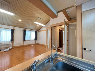 【居間・リビング】 | 大津市八屋戸2217-112　中古戸建