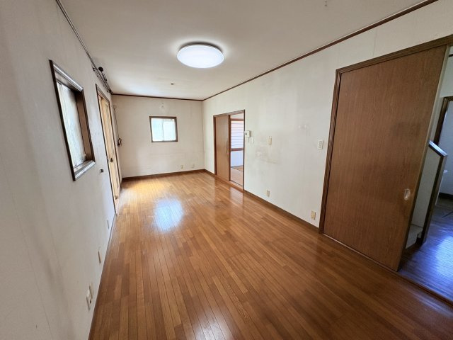 神戸市北区京地2丁目戸建の居間・リビング