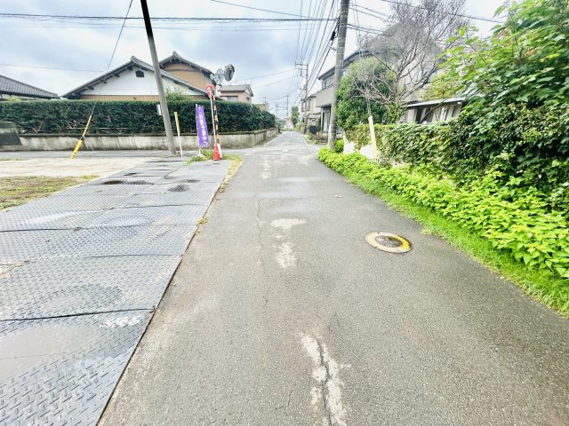 千葉市緑区平山町１期の前面道路含む現地写真