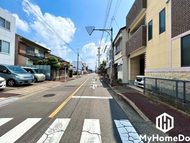 北区西志賀町1丁目の前面道路含む現地写真