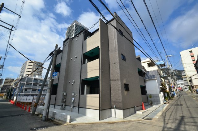 ルアナ新神戸の外観