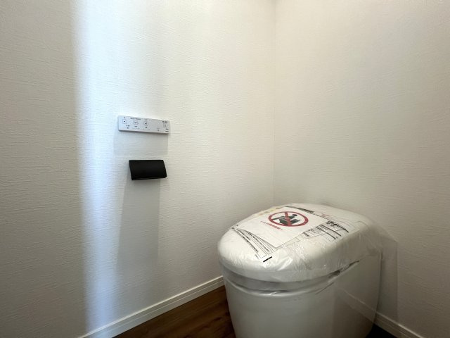 内装・設備・お庭・カースペース。全てにおいて別格！！夢が詰まった憧れの戸建ここにあり！気にならないワケがない！そんな物件は、【座間市南栗原3丁目】新築戸建のトイレ|トイレも気になるポイント