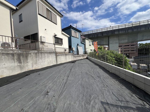 内装・設備・お庭・カースペース。全てにおいて別格！！夢が詰まった憧れの戸建ここにあり！気にならないワケがない！そんな物件は、【座間市南栗原3丁目】新築戸建の庭|簡単な家庭菜園も楽しめるお庭です