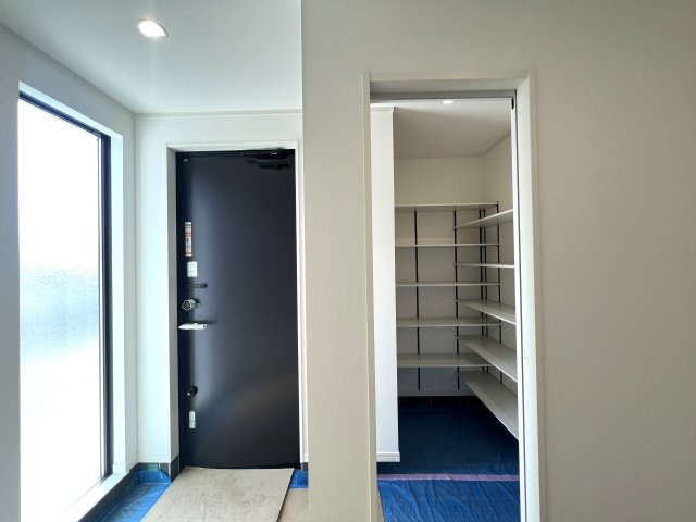 内装・設備・お庭・カースペース。全てにおいて別格！！夢が詰まった憧れの戸建ここにあり！気にならないワケがない！そんな物件は、【座間市南栗原3丁目】新築戸建の玄関|毎日通る玄関はこちらです