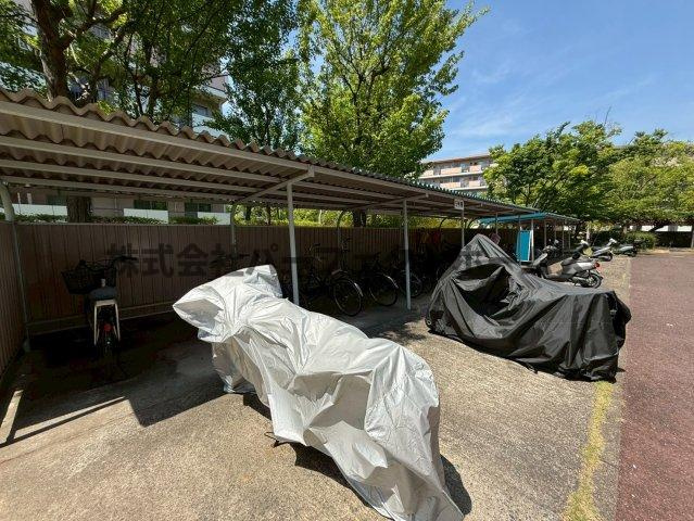釈尊寺第一住宅5号棟のその他共用部分|自転車・バイク置場
