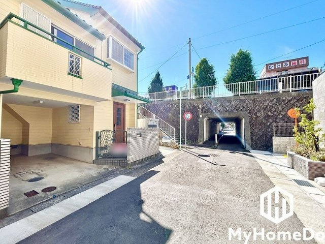 西区坂井戸町の前面道路含む現地写真
