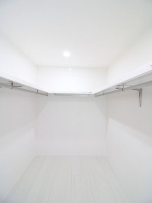 アベニール津福本町の収納|ウォークインクローゼットなので収納豊富です☆