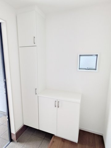 守山市今宿四丁目　新築戸建の玄関