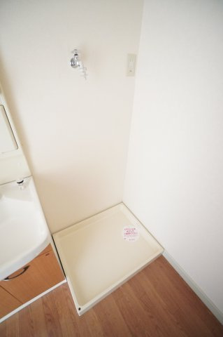 【洗面所】 | クレア貝塚 | ※同物件・反転タイプの写真です。