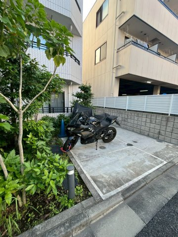 【駐車場】