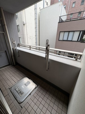 スタジオ・スクエア人形町のバルコニー