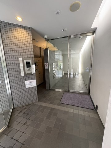 スタジオ・スクエア人形町のエントランス