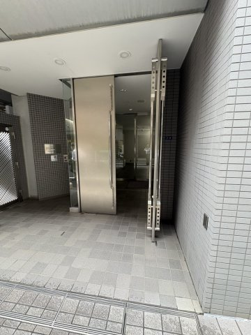 スタジオ・スクエア人形町のエントランス
