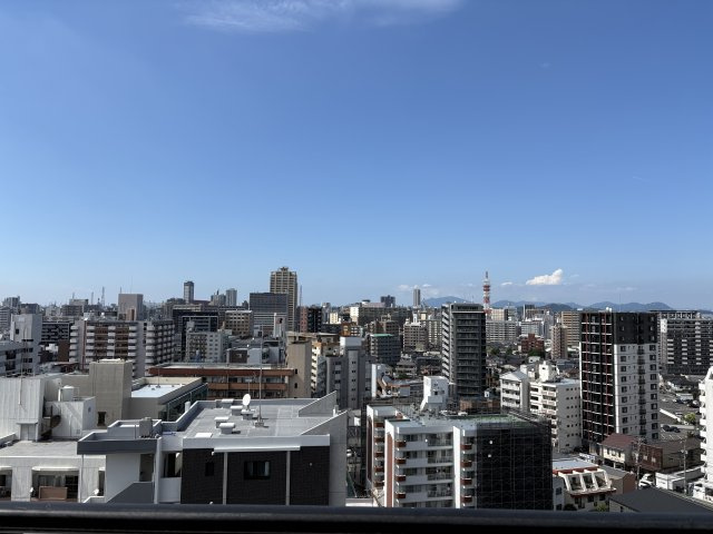 サンライフ片野Ⅲの展望|最上階ならではの開放感ある眺望。遠くまで広がる景色を日常に取り込めます。