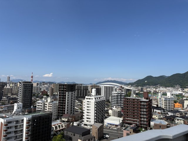 サンライフ片野Ⅲの展望|最上階ならではの開放感ある眺望。遠くまで広がる景色を日常に取り込めます。