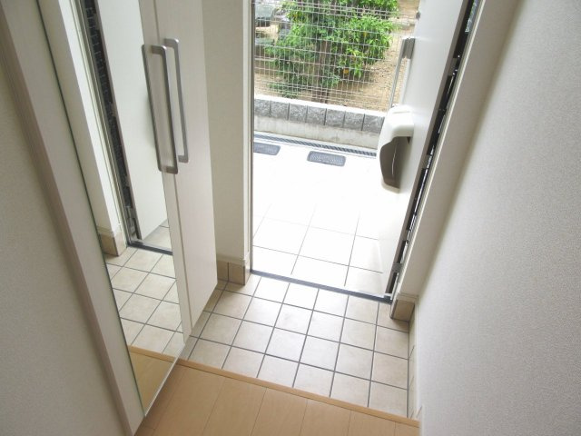 クレール宝塚（山本丸橋）の玄関