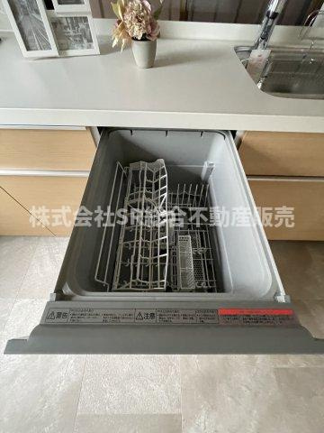 三島1丁目中古戸建のキッチン|食洗機があり洗い物の手間が省けます♪