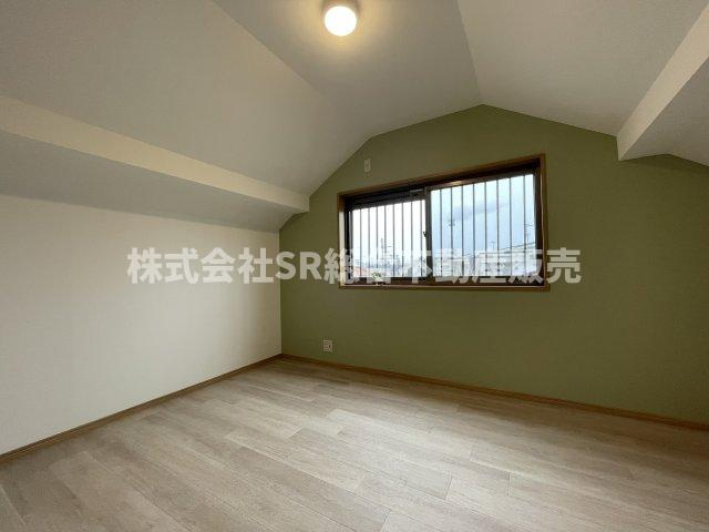 三島1丁目中古戸建の洋室|個人の部屋や寝室として使える洋室です