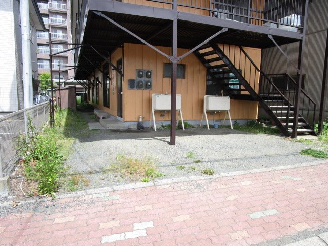 千美ハイツの駐車場