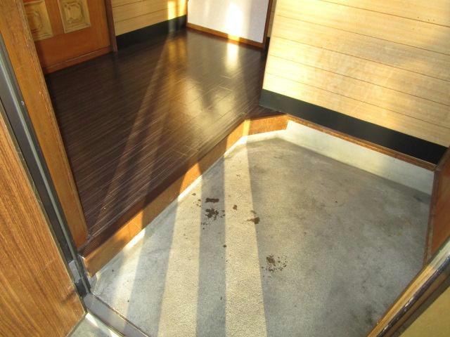 釧路市共栄大通９丁目のアパートの玄関