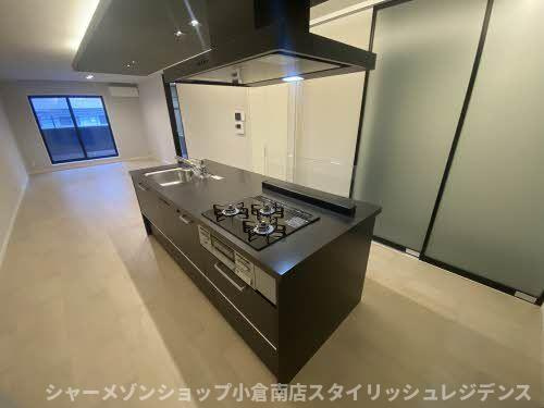 Ｓｈａｍａｉｓｏｎ　Ｌｕｘｕａｒ平尾山荘通　のキッチン
